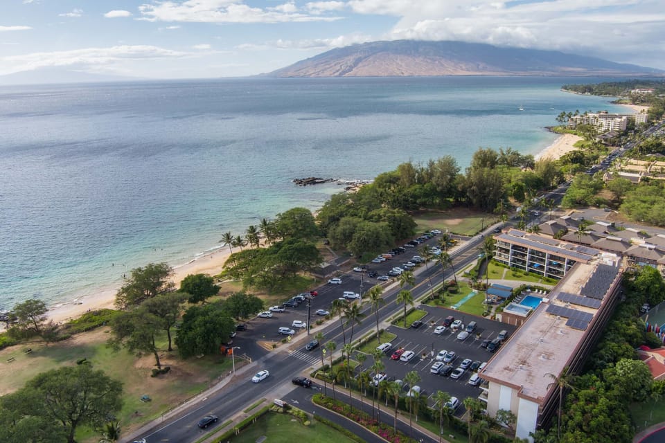 Aerial view of Maui Parkshore and surrounding areas