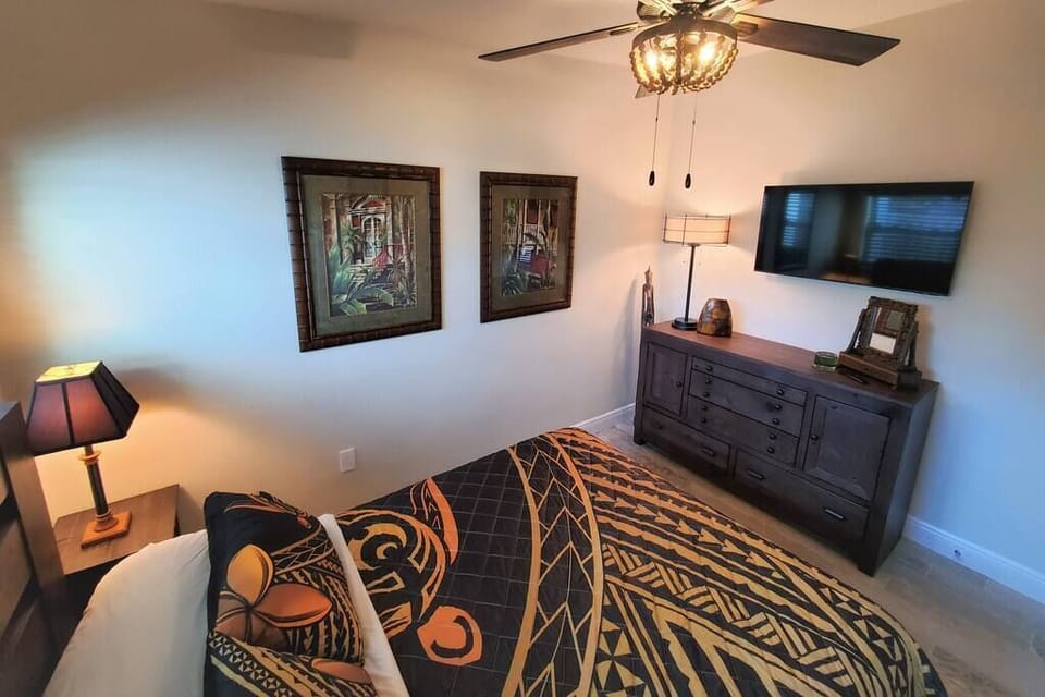 Queen Bedroom