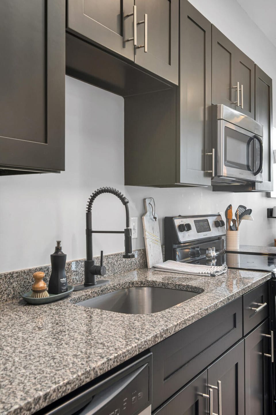Fully stocked kitchen with everything you could need!