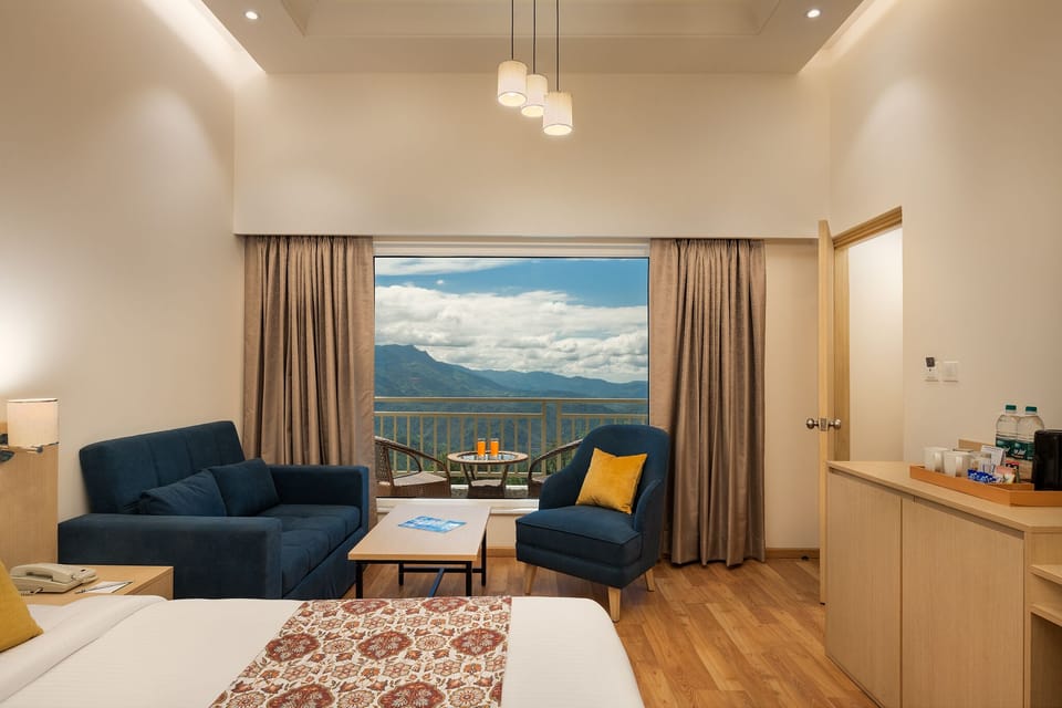 Executive Suite | In-room safe, blackout drapes, iron/ironing board, free WiFi