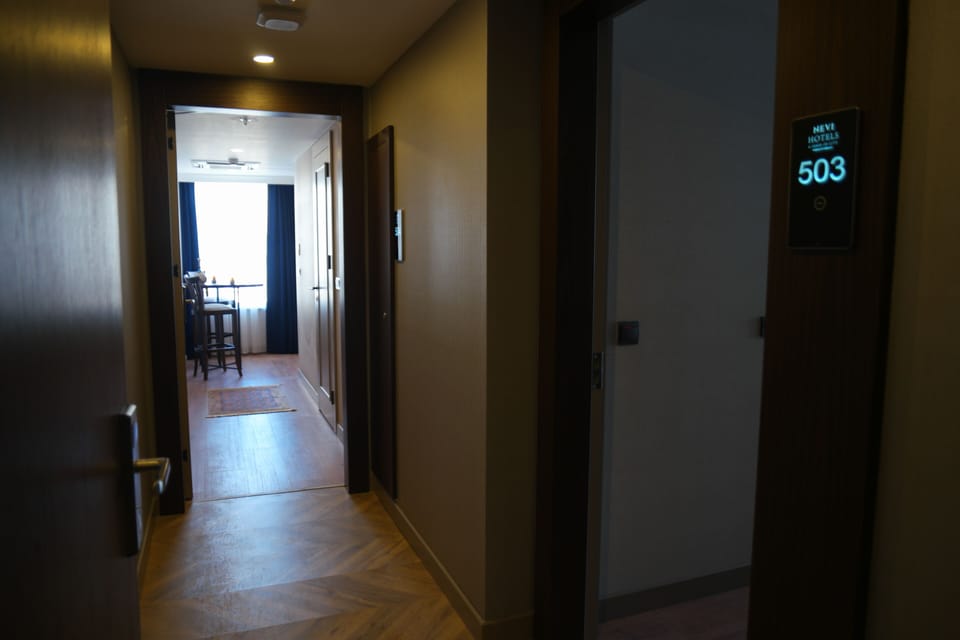 Family Room | Minibar, in-room safe, desk, laptop workspace