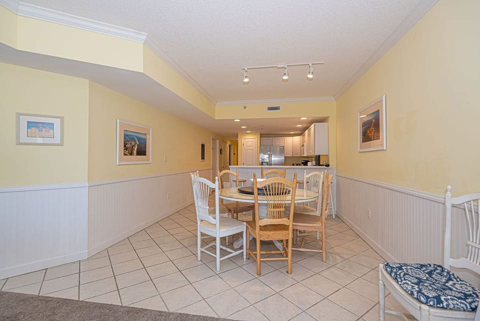 Dining Area Unit 201