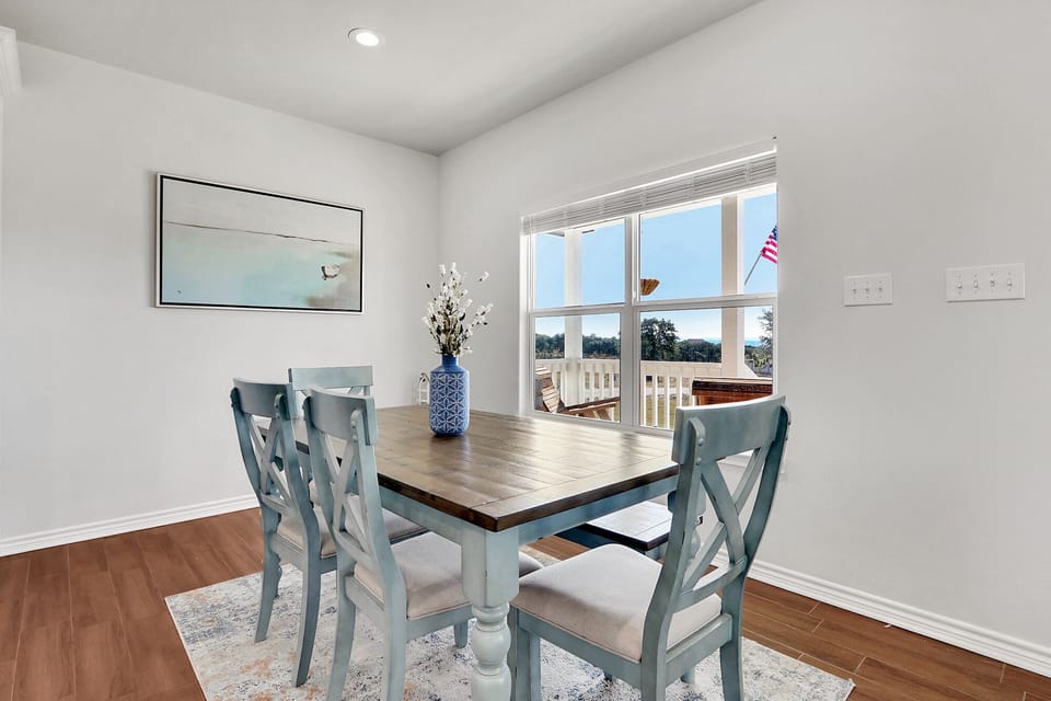 Dining table next to the kitchen