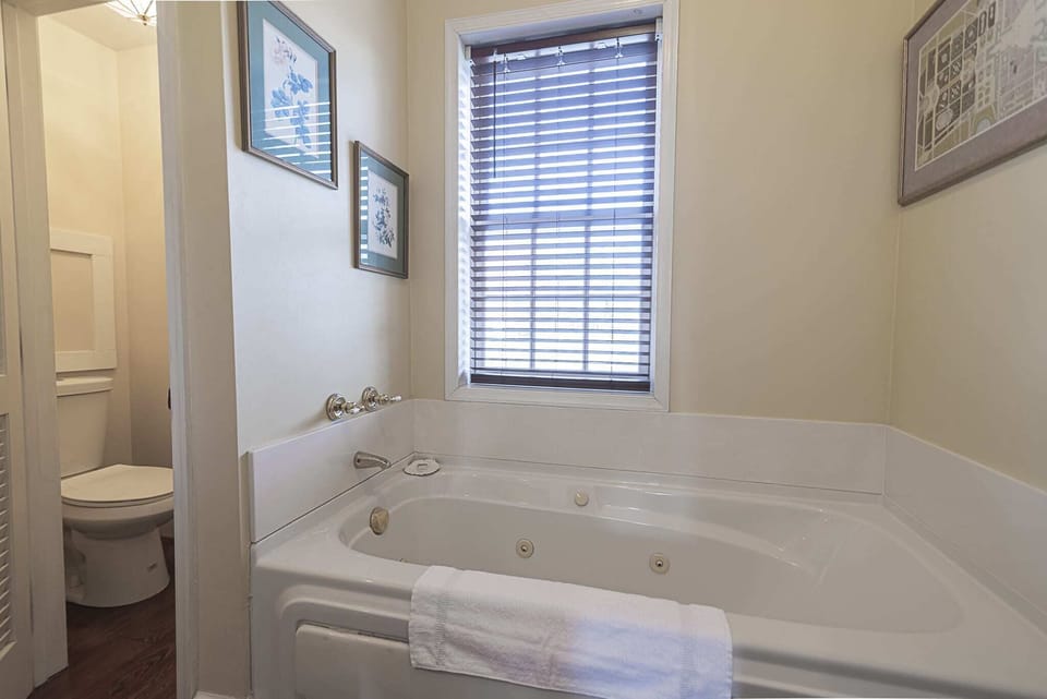 Jacuzzi tub