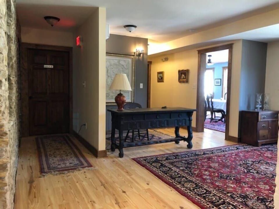 Desk area with a work space and free wifi