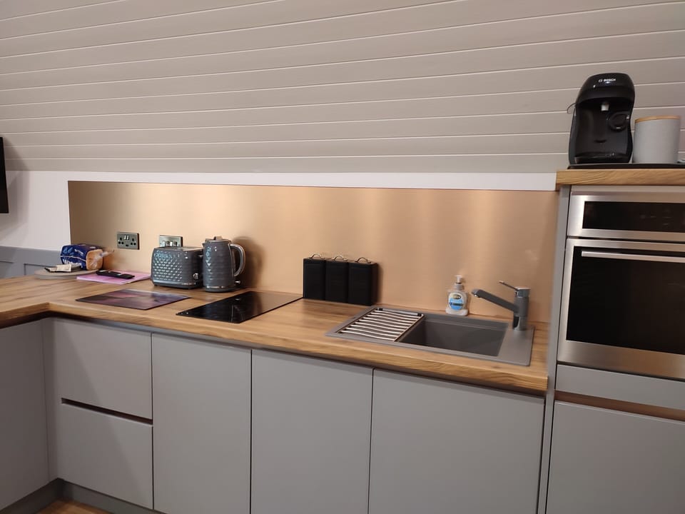 Luxury Cabin, Hot Tub (Ben Aigan, No Pets) | Private kitchen | Fridge, microwave, oven, stovetop