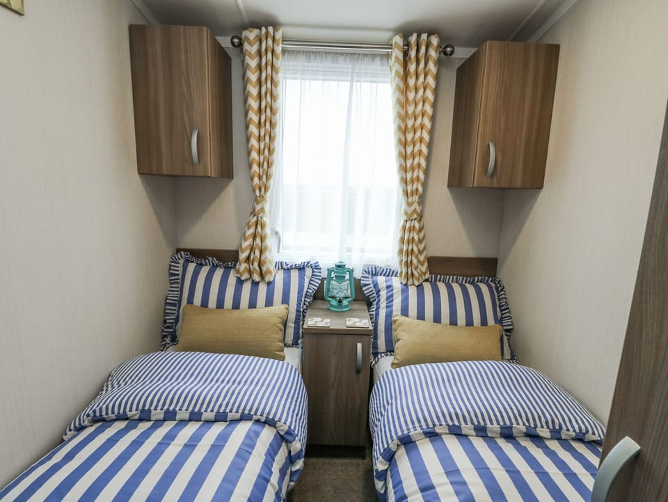 2 bedrooms, individually decorated, individually furnished, free WiFi