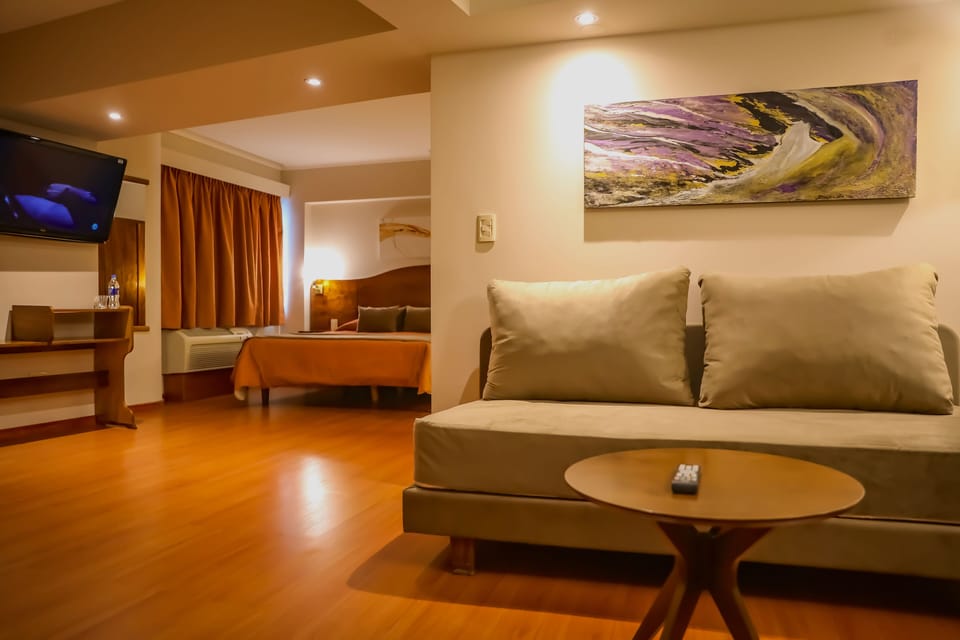 Premium bedding, down comforters, pillowtop beds, minibar