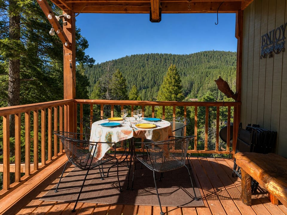 Immerse yourselves in nature, enjoy outdoor dining, watch spectacular sunsets