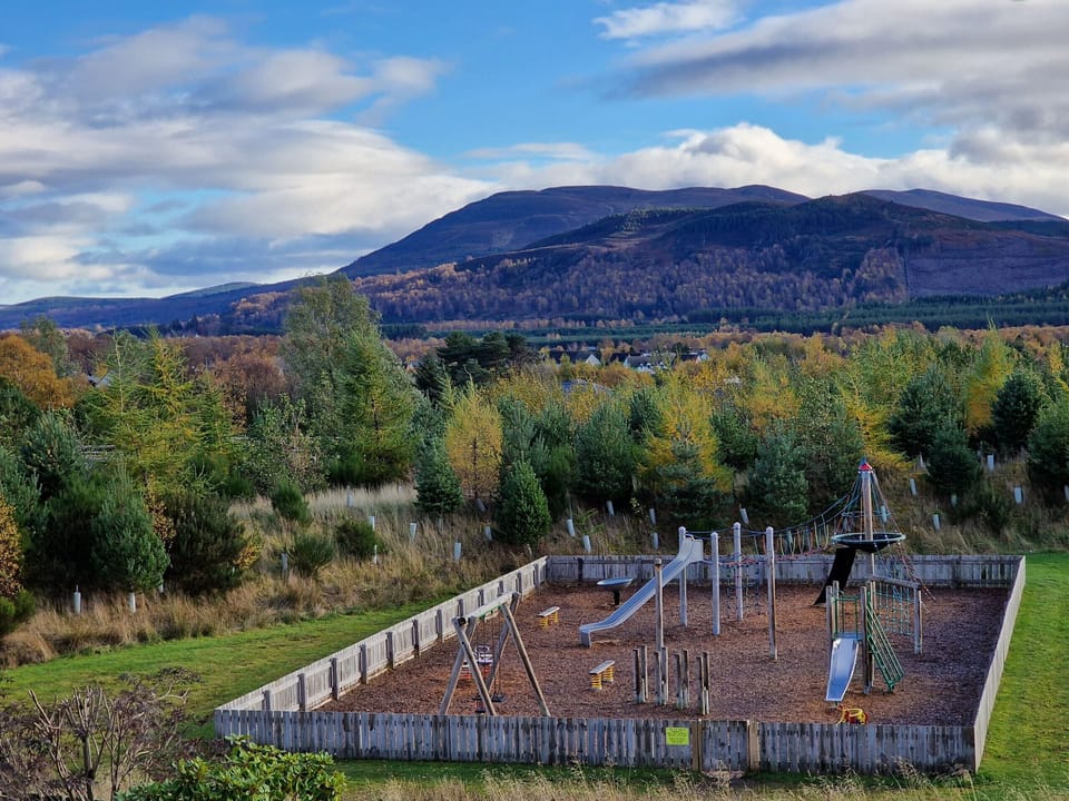 Great kids playpark right beside the lodge