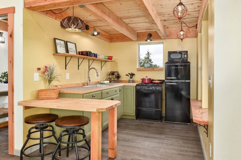 This bar area offers a perfect breakfast nook or work space.