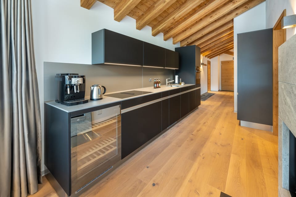 Premium Penthouse, 4 Bedrooms, Fireplace, Mountain View | Private kitchen | Full-size fridge, oven, stovetop, dishwasher