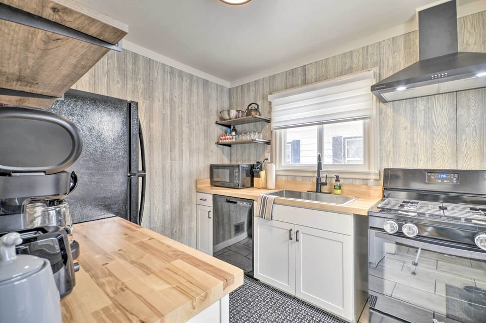 Kitchen | 1,200 Sq Ft | Pet Friendly w/ Fee