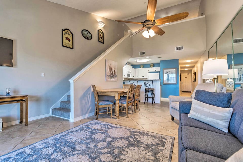 Living Area | Cable TV
