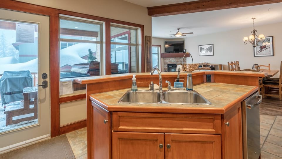 Apartment, 3 Bedrooms, Mountain View, Slope side (3 Bedrooms) | Interior