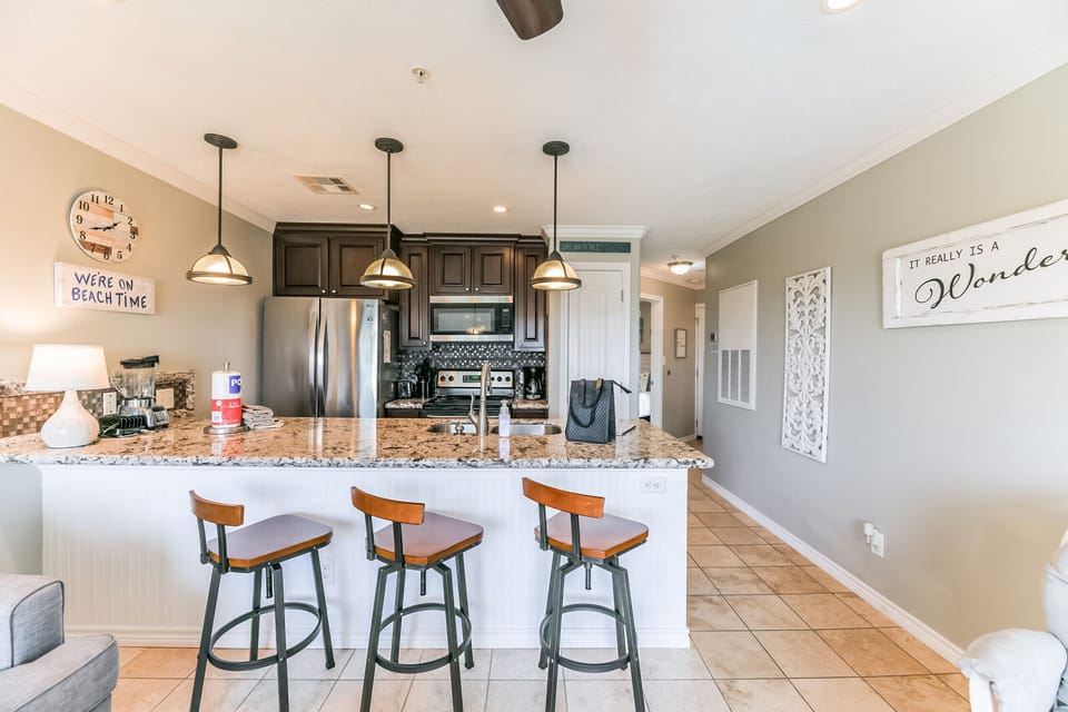SEATING AT THE BREAKFAST BAR