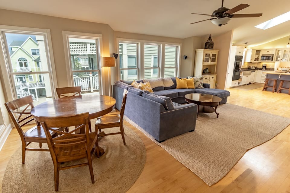 Main Level | Living Room