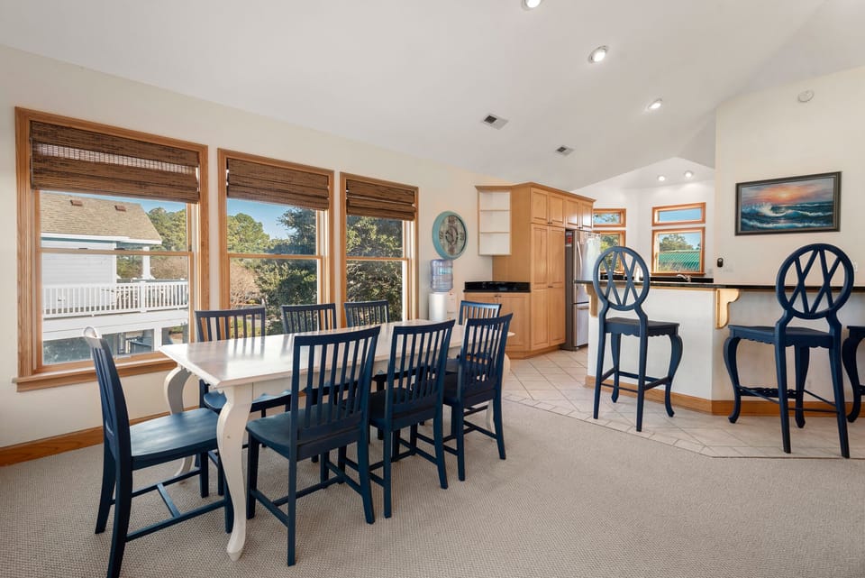 CL550: Sea-Sound Blessing | Top Level Dining Area