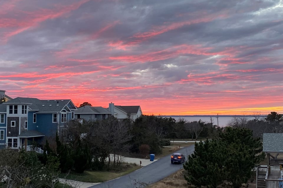 DU506: Salty Duck | Sunset View