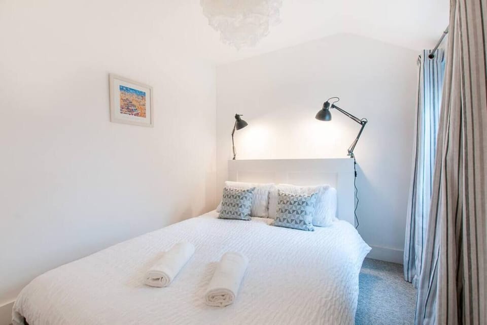 Bedroom 2 - King Size Bed