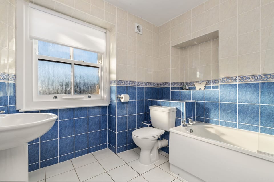 Top Sail - Beautiful Apartment, Minutes Walk to Beach and Town Centre