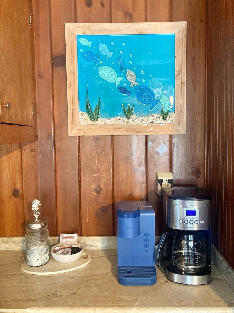 Coffee station with drip coffee maker and Keurig