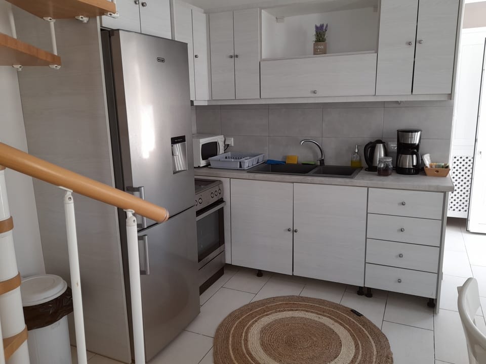 Family Apartment | Premium bedding, pillowtop beds, in-room safe, laptop workspace