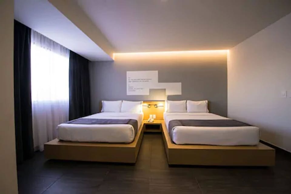 Double Room | In-room safe, desk, laptop workspace, blackout drapes