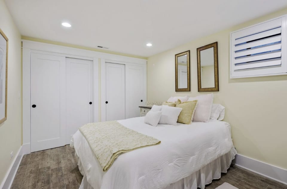 Guest bedroom 