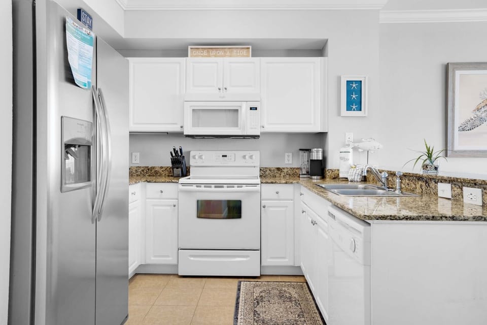 Full kitchen