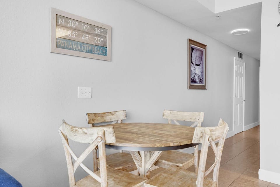 Dining table seats 4