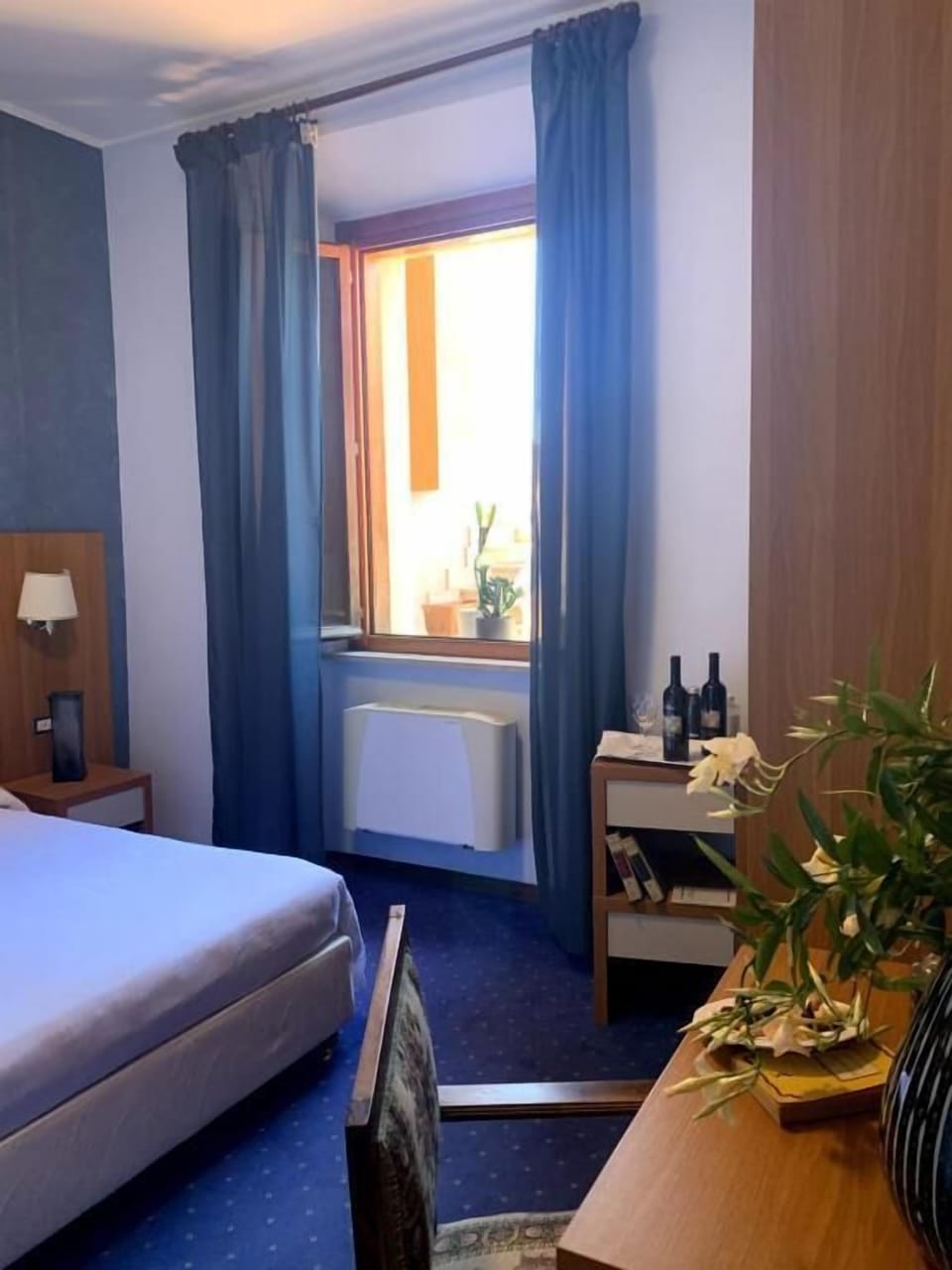 Minibar, soundproofing, bed sheets