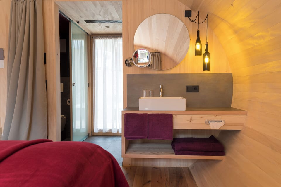 Honeymoon Studio Suite | Bathroom | Shower, hair dryer, towels, soap
