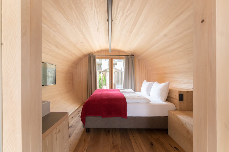 Honeymoon Studio Suite | In-room safe, desk, soundproofing, free WiFi