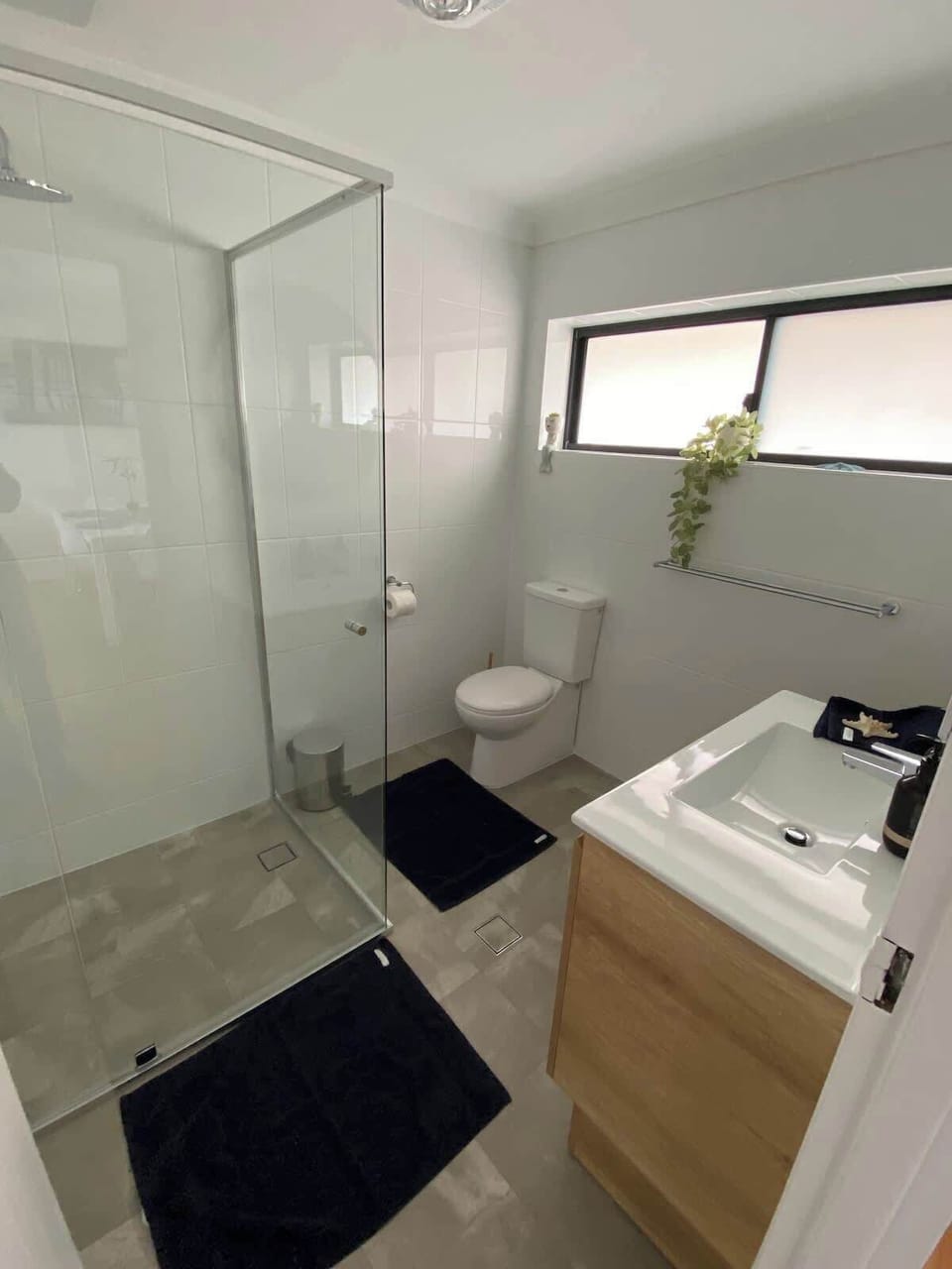 exhaust fan and heat lamps for winter, double rail shower for adults and children