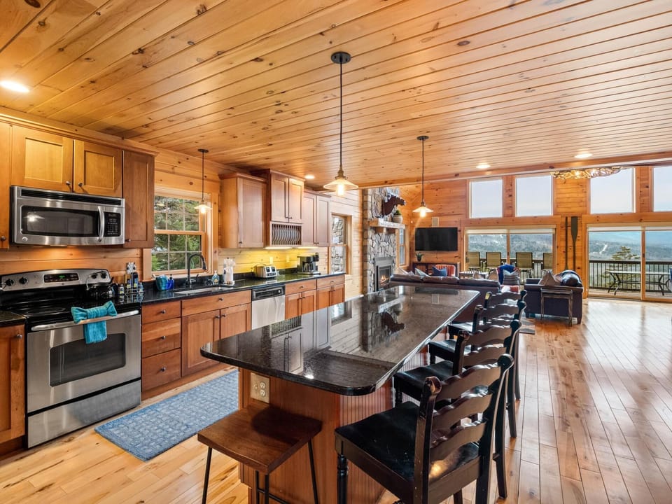 Sunny View Chalet- Minutes to Swimming, Hiking, Biking- Awesome Mountain Views! (2438)