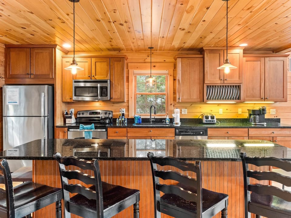 Sunny View Chalet- Minutes to Swimming, Hiking, Biking- Awesome Mountain Views! (2437)