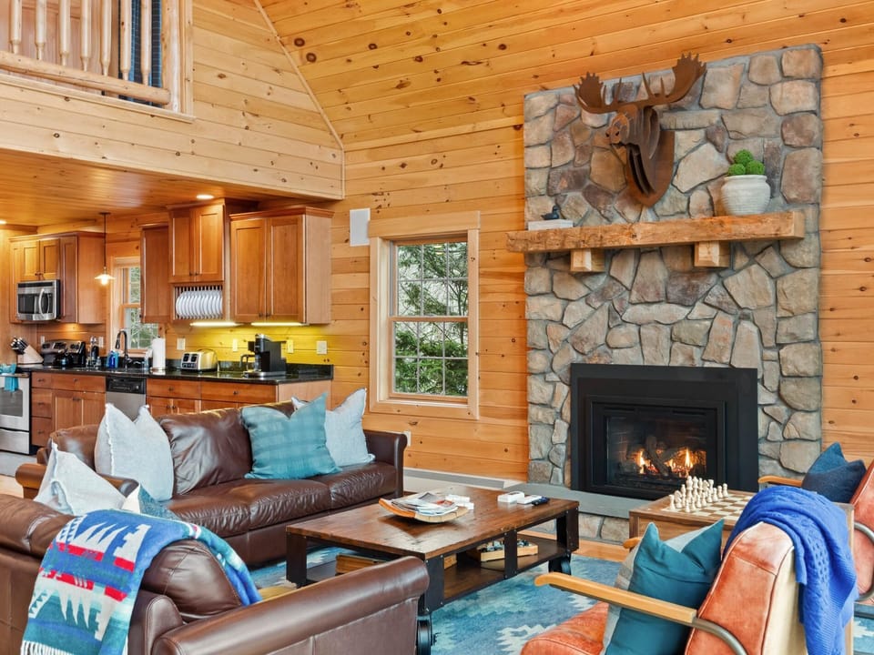 Sunny View Chalet- Minutes to Swimming, Hiking, Biking- Awesome Mountain Views! (2432)