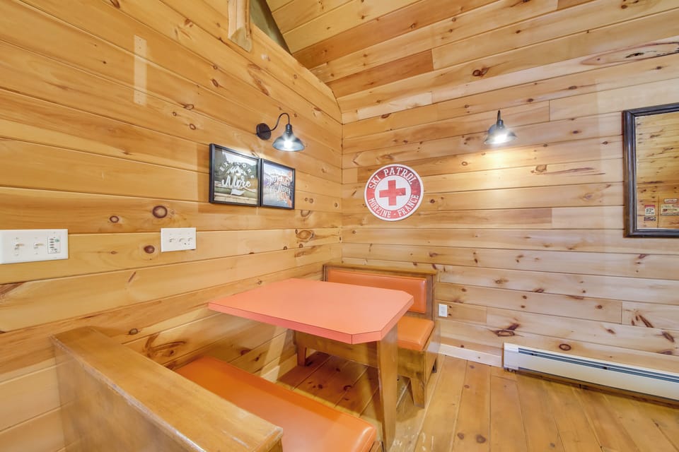 Additional Dining Area | 2nd Floor