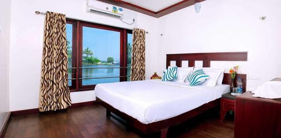 Private Houseboat Docked boat in Alappuzha