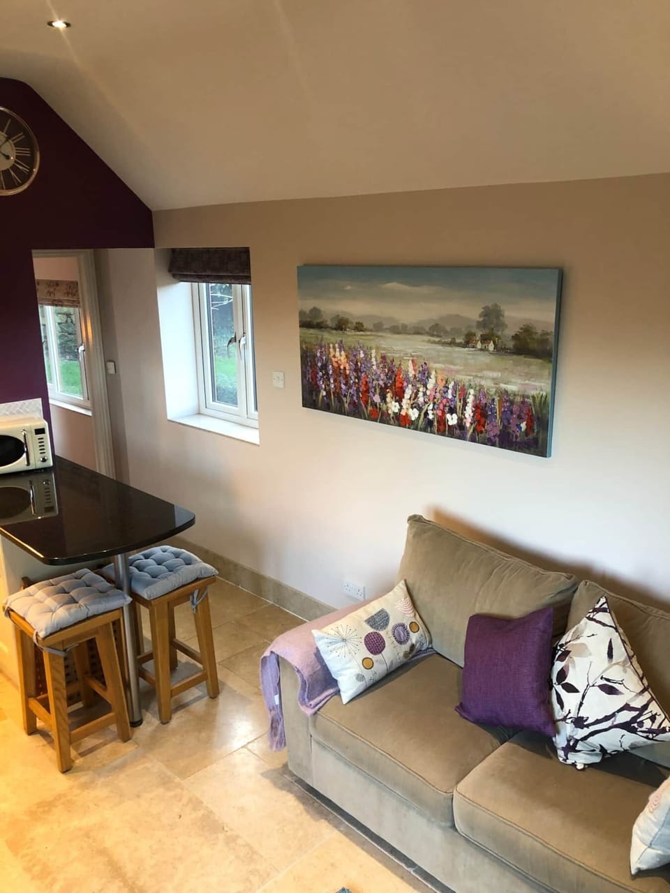Wisteria Cottage cotswolds lounge (1)