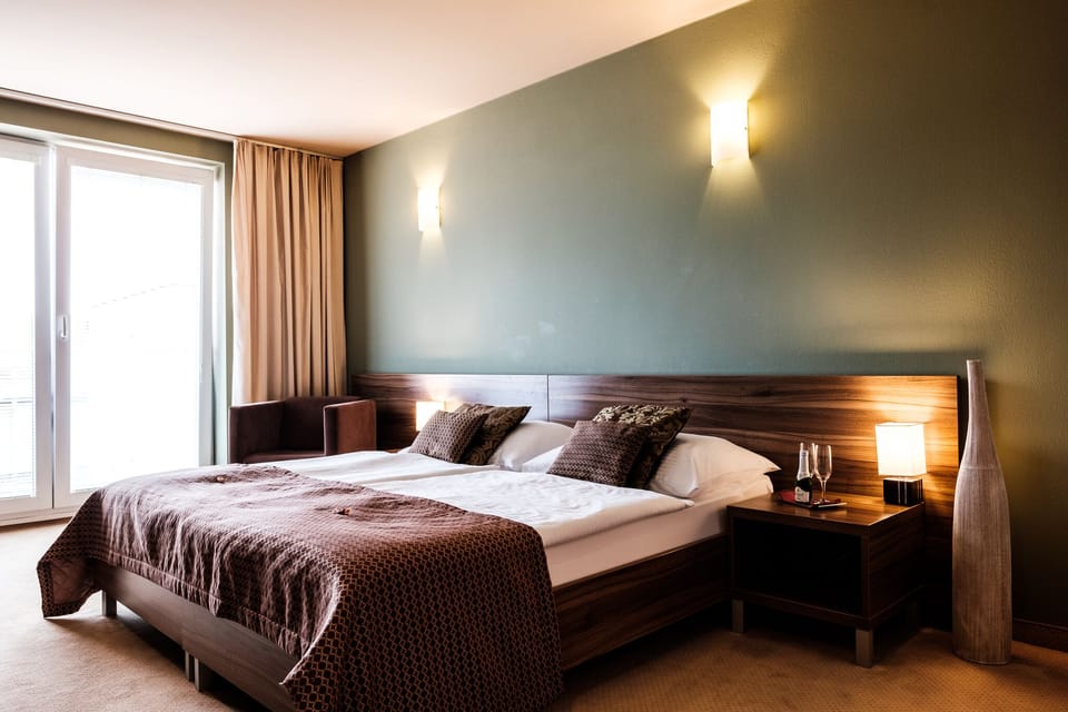 Comfort Double Room | Minibar, in-room safe, desk, laptop workspace