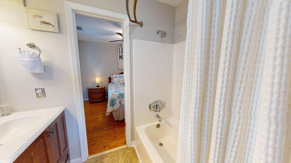 House by the Sea Bathroom