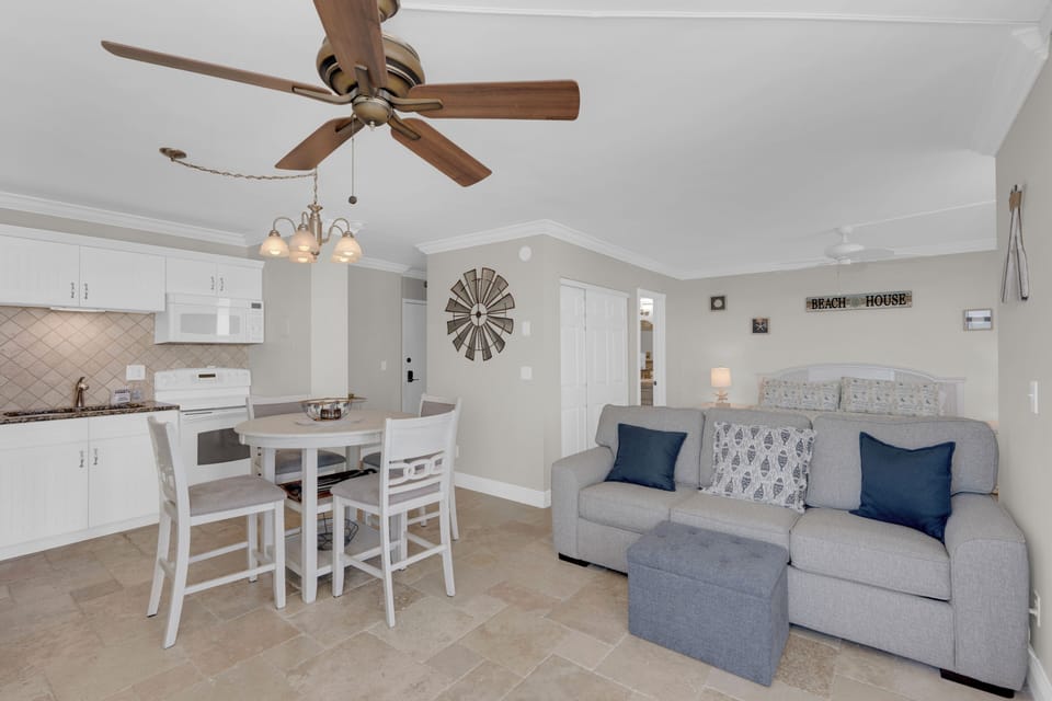 Weekly vacation rental at Estero Beach & Tennis Club 907B