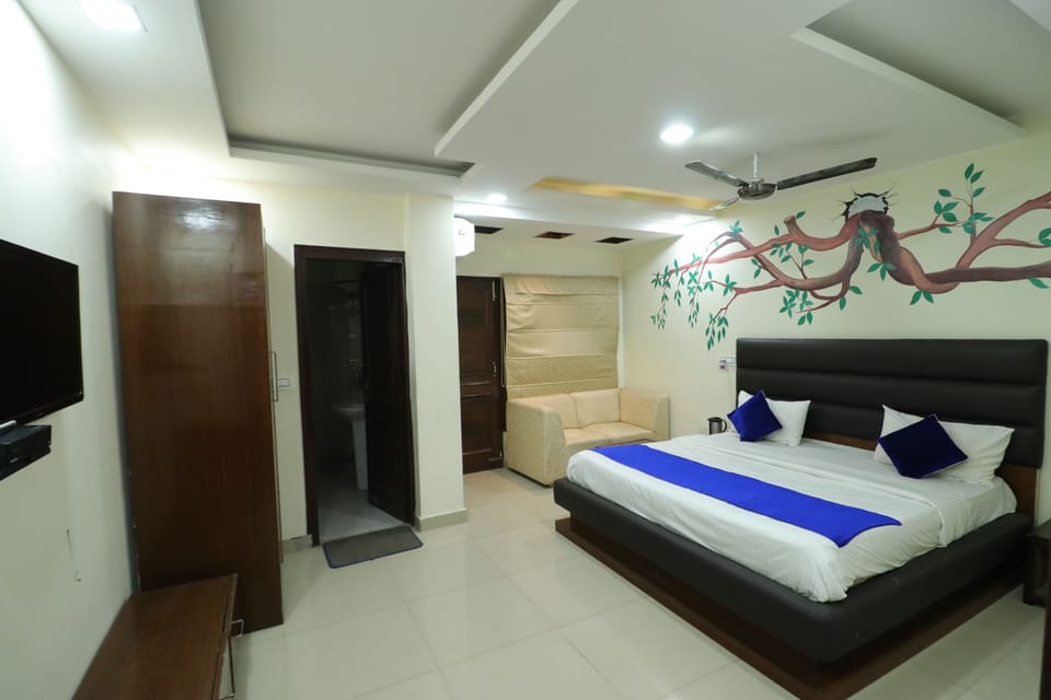 Superior Room | Premium bedding, pillowtop beds, in-room safe, free WiFi
