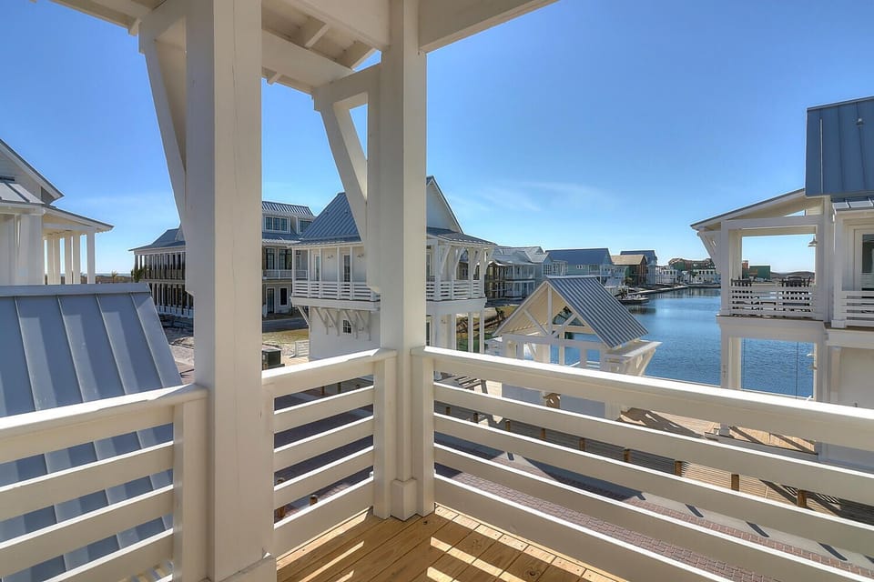 2nd Floor, Balcony View