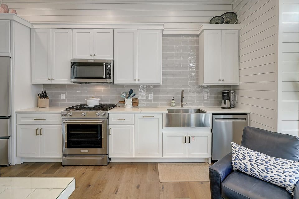 1st Floor, Kitchen