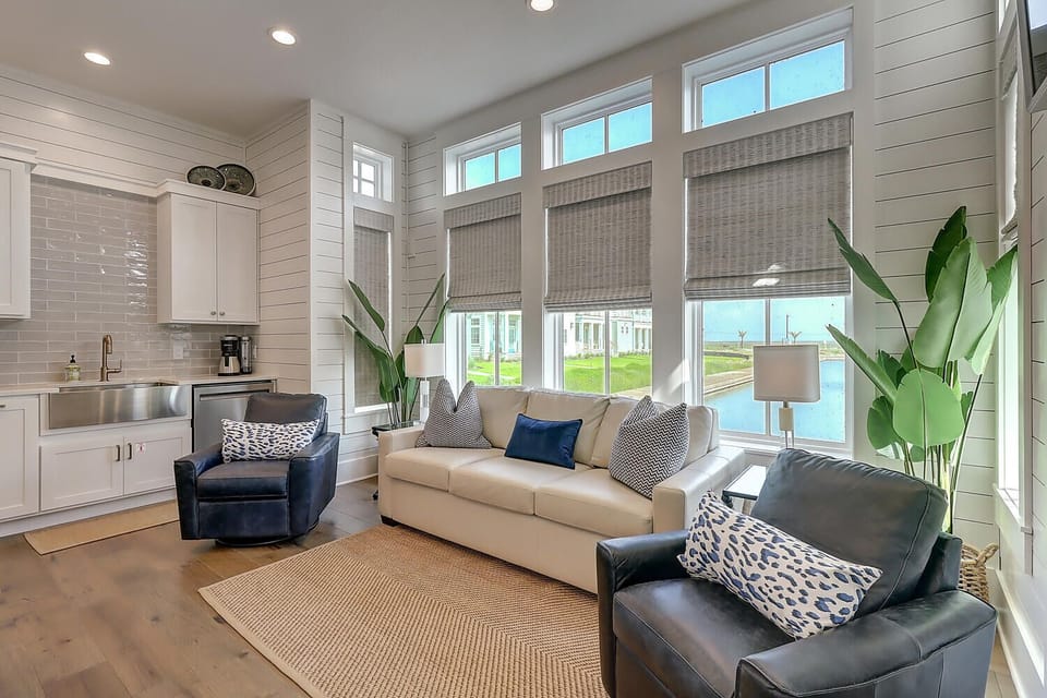1st Floor, Living Room