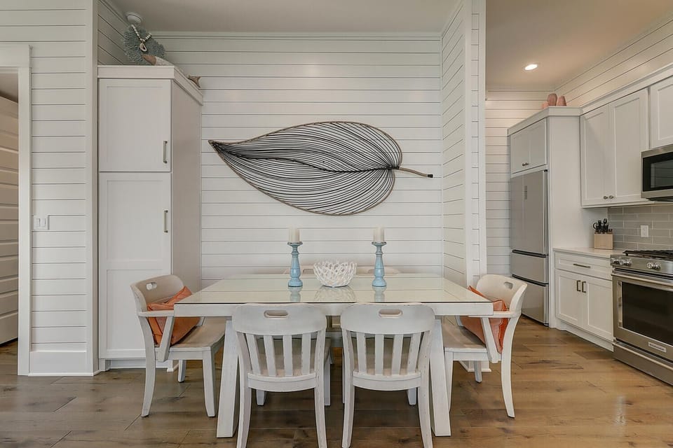1st Floor, Dining Area