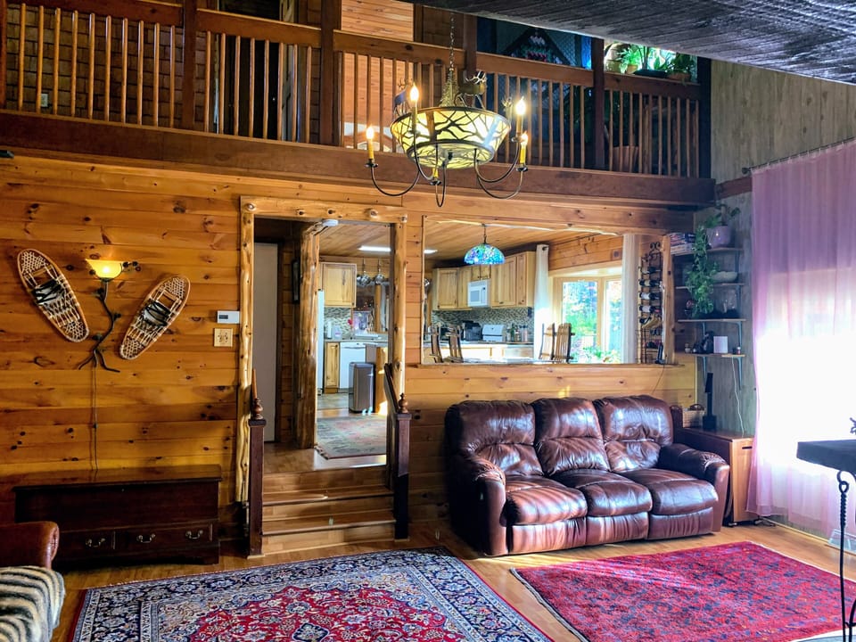  Open plan: living room, dining area, kitchen